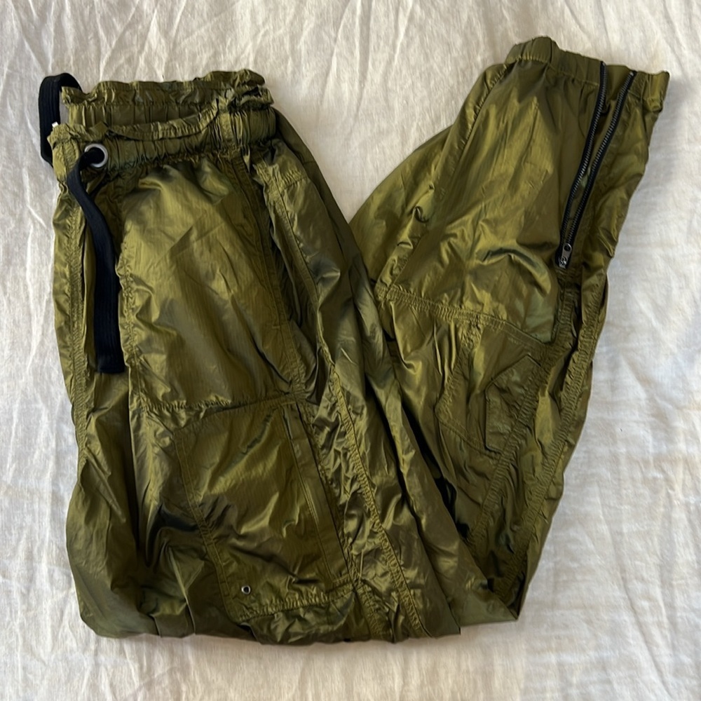 FP Movement Back to the Future Metallic Green Lightweight Parachute Pants XS - Picture 5 of 10